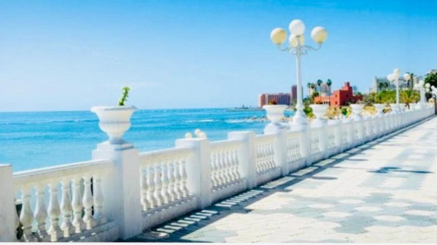 Precioso Apartamento Frente Al Mar Benalbeach Benalmádena Exterior foto